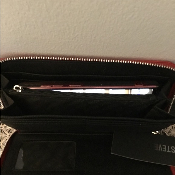 Steve Madden wristlet - Picture 4 of 7